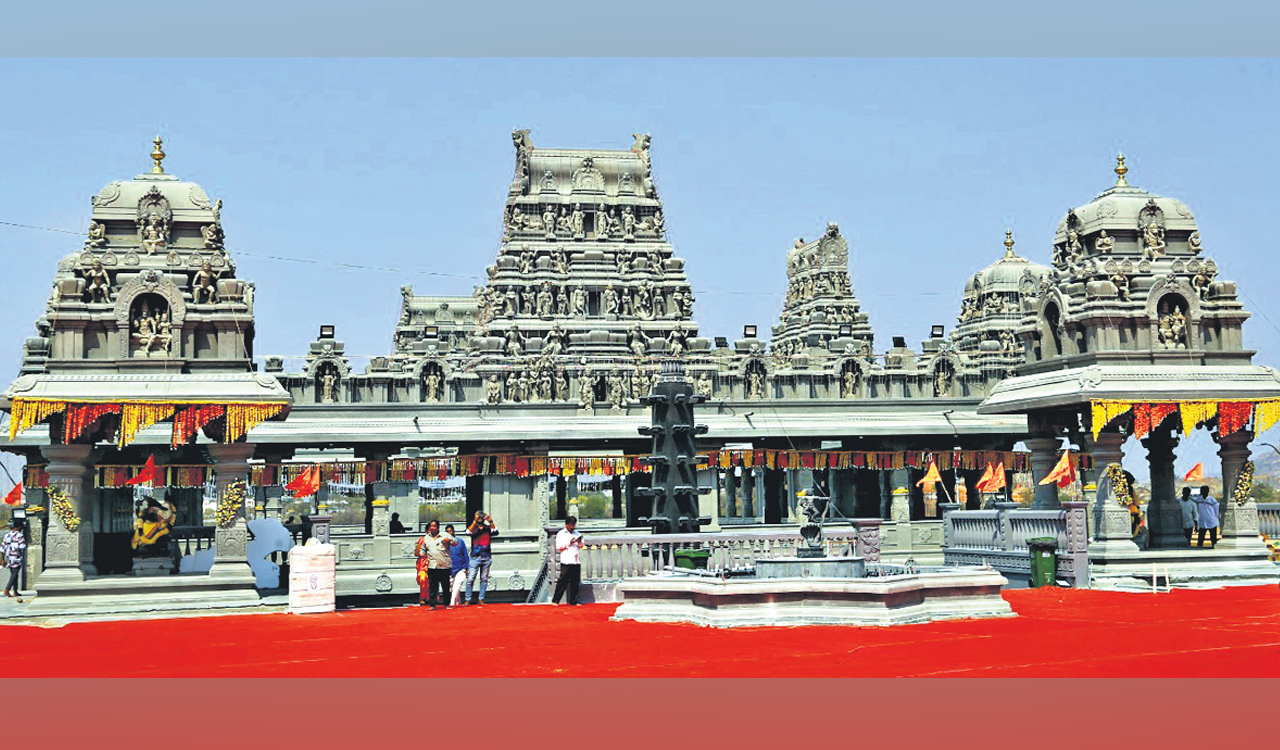 Book Best Hyderabad to Yadadri Swarnagiri Temple Cabs at ₹2499 - Upto ...